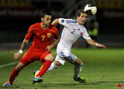 Trickovski (L) in action; photo: sulekha.com